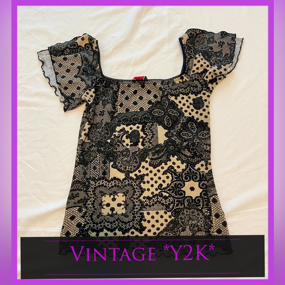 Vintage DMBM Off the shoulder Intricate Lace like Top